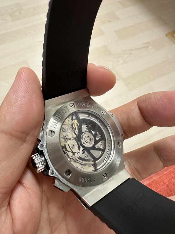 ウブロ ビックバン H301.SX.130.RX174 パヴェ ダイヤ（高級時計）の商品画像 - 査定依頼日：2025年8月26日 - 最高査定価格：1,500,000円