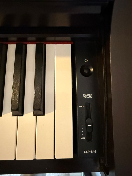CLP-645R（ピアノ・楽器・PA機材）の商品画像 - 査定依頼日：2025年12月4日 - 最高査定価格：22,000円