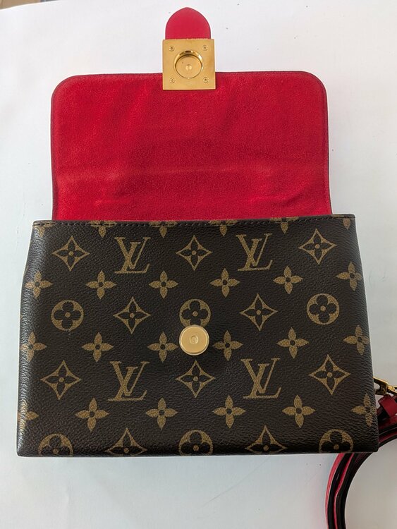 ロッキーBB（ブランドバッグ）の商品画像 - 査定依頼日：2026年3月11日 - 最高査定価格：130,000円