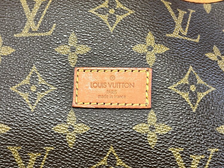 ソミュール（ブランド財布・小物）の商品画像 - 査定依頼日：2025年3月24日 - 最高査定価格：35,000円