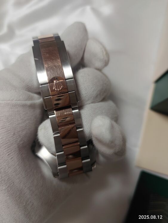 ロレックス ヨットマスター 12662（高級時計）の商品画像 - 査定依頼日：2025年8月12日 - 最高査定価格：2,100,000円