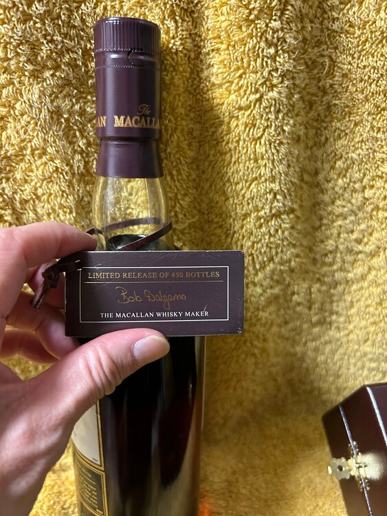 ウイスキー マッカラン （お酒）の商品画像 - 査定依頼日：2025年5月6日 - 最高査定価格：2,600,000円
