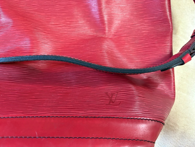 ルイヴィトン エピ （ブランドバッグ）の商品画像 - 査定依頼日：2026年1月16日 - 最高査定価格：100,000円