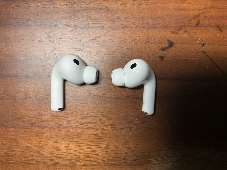 AirPods（オーディオ・スピーカー）の商品画像 - 査定依頼日：2026年1月27日 - 最高査定価格：100,000円