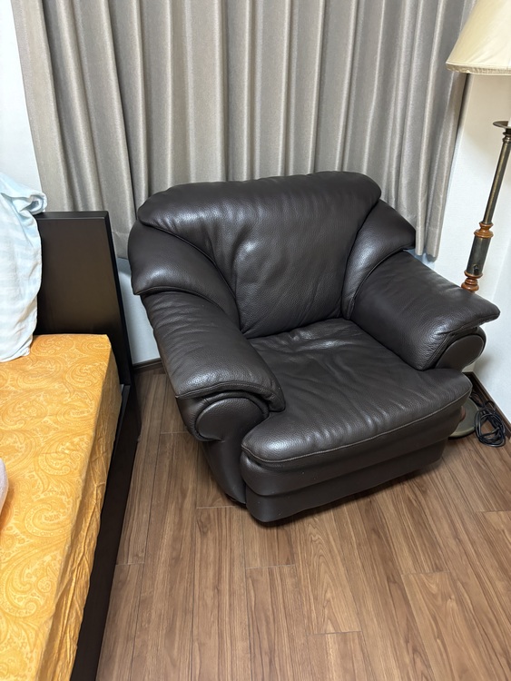 ソファー1人掛けとスツール（家具・寝具）の商品画像 - 査定依頼日：2025年4月25日 - 最高査定価格：5,500円