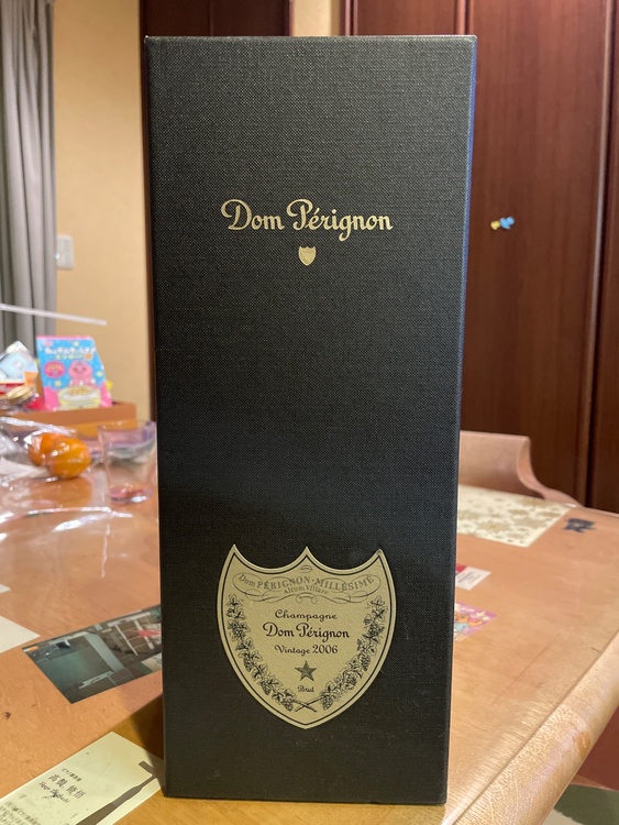 シャンパン ドン・ペリニヨン （お酒）の商品画像 - 査定依頼日：2026年3月13日 - 最高査定価格：20,500円