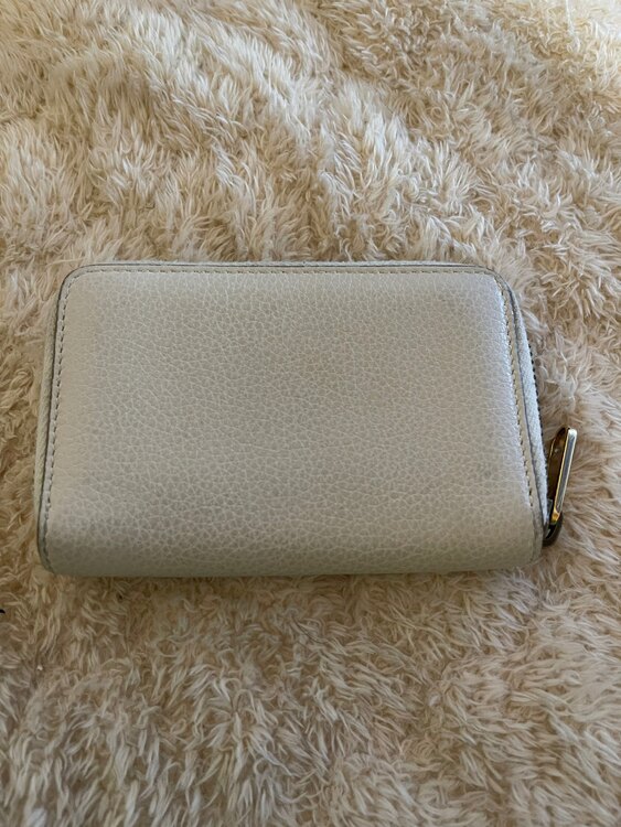 お財布（ブランド財布・小物）の商品画像 - 査定依頼日：2025年3月17日 - 最高査定価格：8,000円