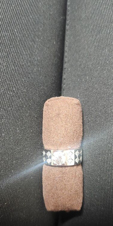 婚約指輪（宝石）の商品画像 - 査定依頼日：2025年12月3日 - 最高査定価格：500,000円