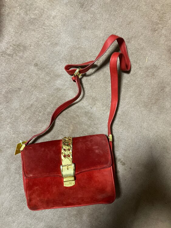 グッチ  （ブランドバッグ）の商品画像 - 査定依頼日：2025年3月31日 - 最高査定価格：25,000円