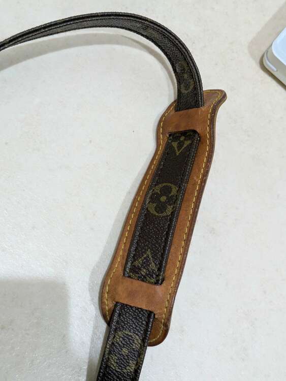 ダヌーブ（ブランドバッグ）の商品画像 - 査定依頼日：2025年5月28日 - 最高査定価格：10,000円