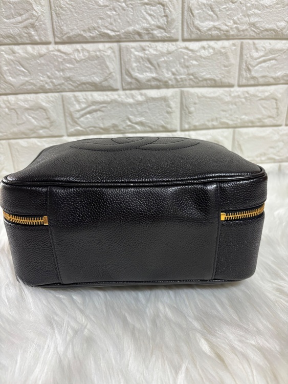 シャネル バニティ ハンドバッグ ココマーク キャビアスキン ブラック（ブランドバッグ）の商品画像 - 査定依頼日：2025年11月15日