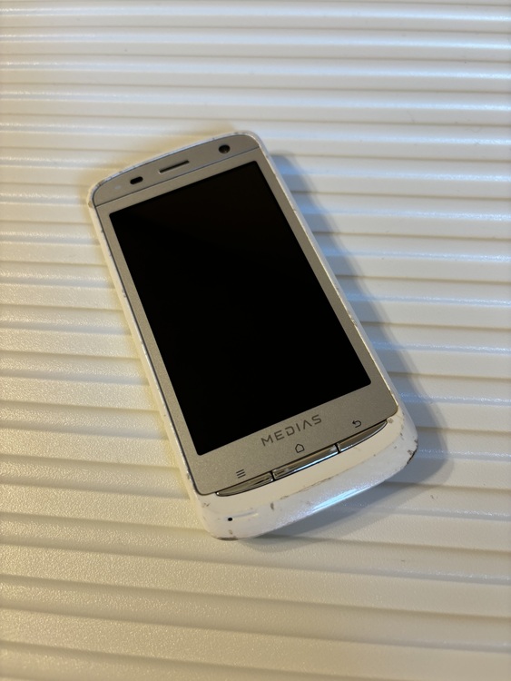 スマートフォン1点ガラケー2点（スマホ）の商品画像 - 査定依頼日：2024年10月12日