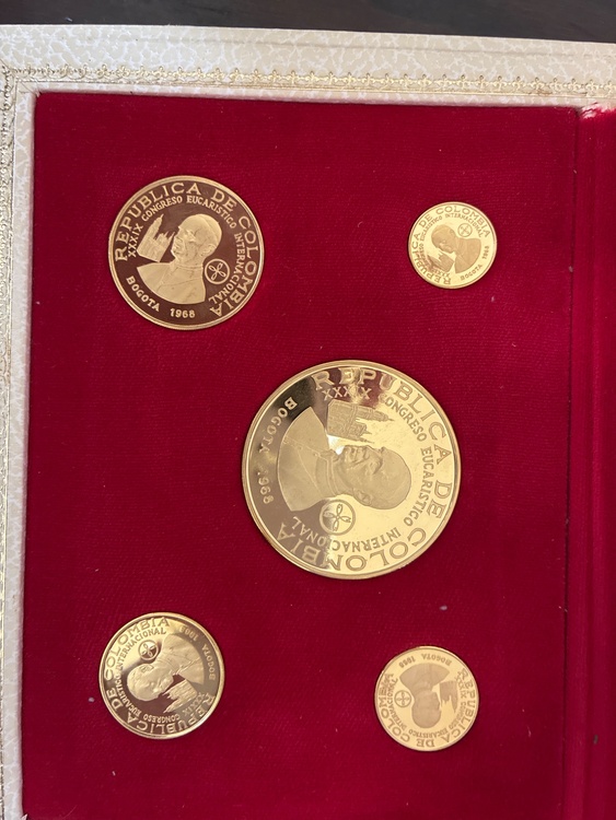 エチオピア皇帝記念6枚金貨　コロンビア1966年記念6枚コインユーゴスラビア19（金・貴金属）の商品画像 - 査定依頼日：2026年5月9日 - 最高査定価格：9,200,000円