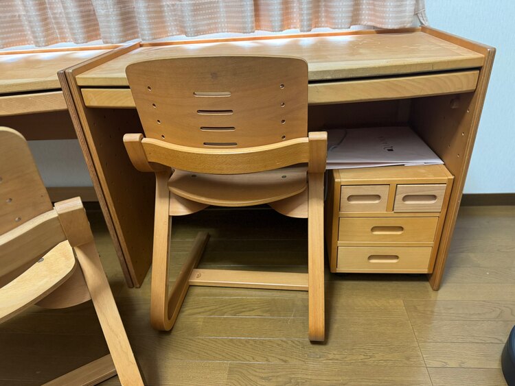 学習机（家具・寝具）の商品画像 - 査定依頼日：2025年5月11日 - 最高査定価格：2,000円