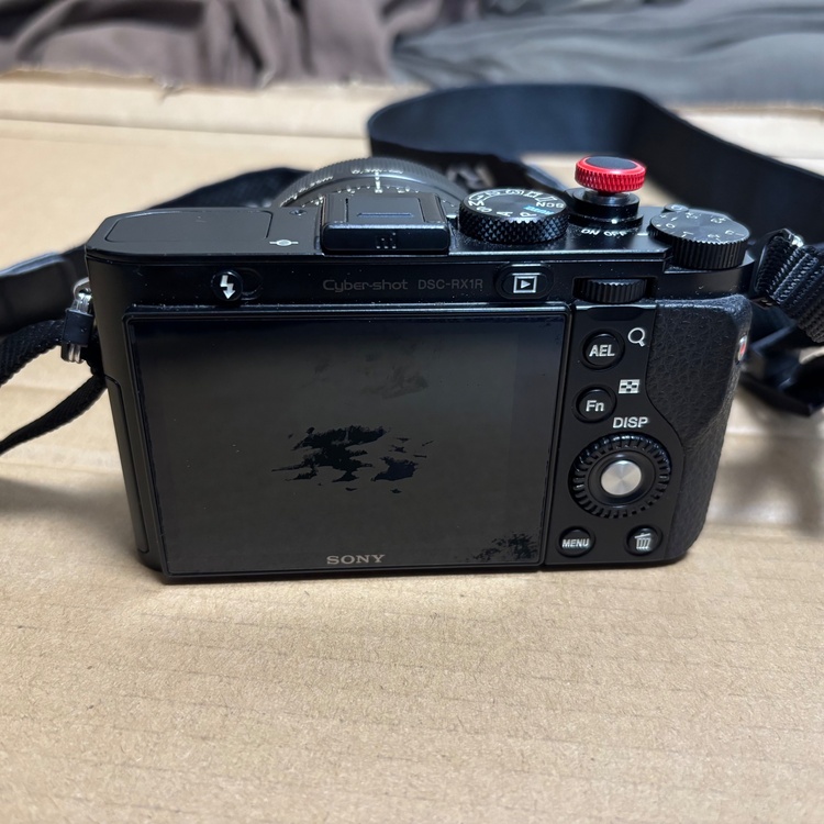 rx1r（カメラ）の商品画像 - 査定依頼日：2026年6月13日 - 最高査定価格：75,000円