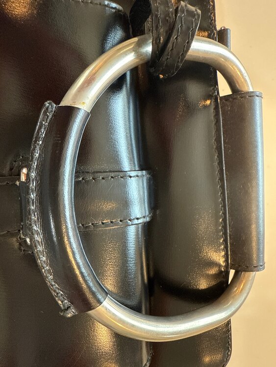 バック（ブランドバッグ）の商品画像 - 査定依頼日：2025年5月3日 - 最高査定価格：2,000円