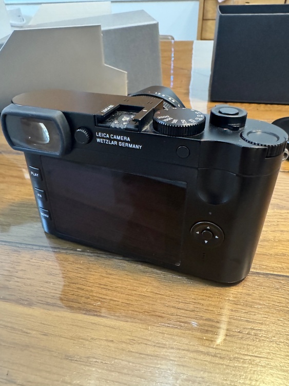 Q2（カメラ）の商品画像 - 査定依頼日：2026年1月11日 - 最高査定価格：360,000円