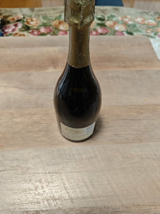 シャンパン ドン・ペリニヨン （お酒）の商品画像 - 査定依頼日：2026年4月14日 - 最高査定価格：110,000円