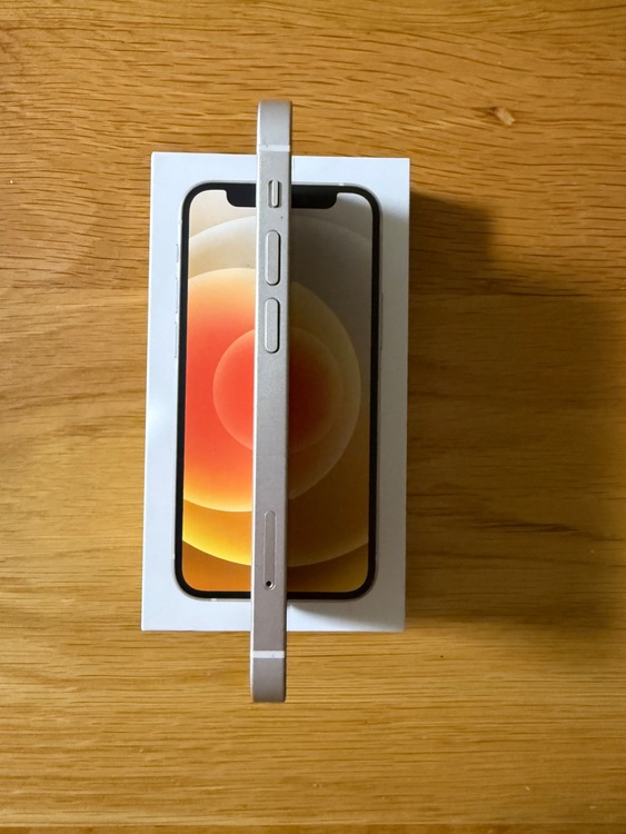 iPhone 12 mini 64GB SIMフリー（スマホ）の商品画像 - 査定依頼日：2025年8月23日 - 最高査定価格：22,000円