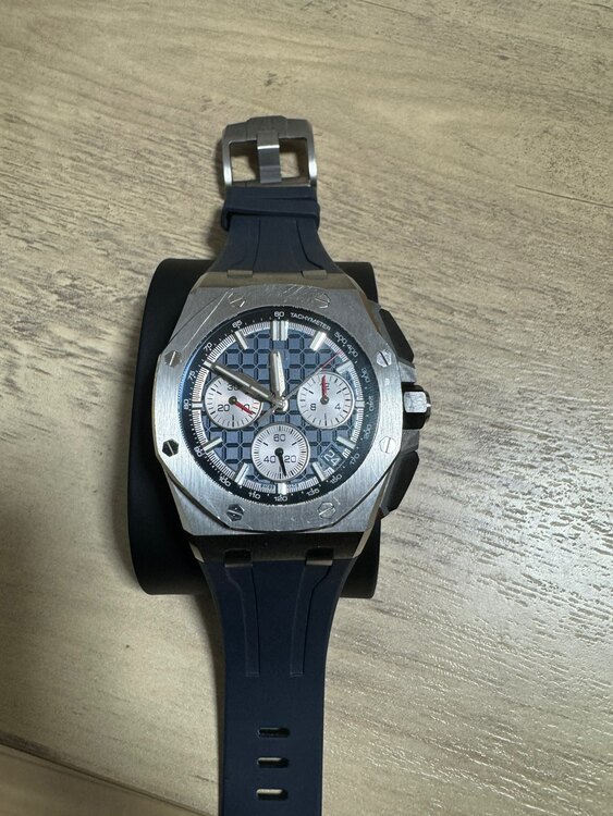 オーデマピゲ ロイヤルオークオフショア （高級時計）の商品画像 - 査定依頼日：2025年4月7日 - 最高査定価格：3,900,000円