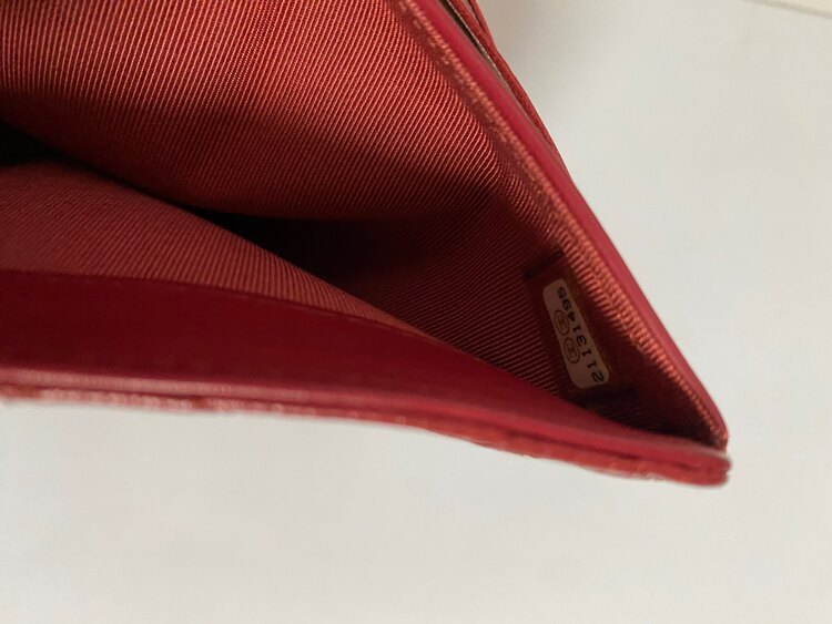 シャネル　キャビアスキン　財布（ブランド財布・小物）の商品画像 - 査定依頼日：2025年2月2日 - 最高査定価格：35,000円