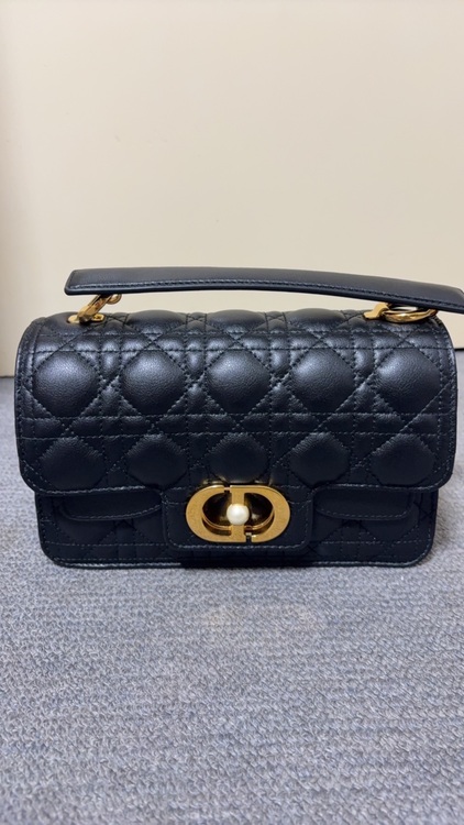 Dior Jolie トップハンドルバッグ スモール（ブランドバッグ）の商品画像 - 査定依頼日：2025年8月18日 - 最高査定価格：400,000円