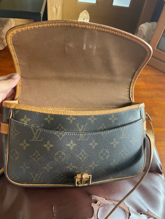 SL1001 ソローニュ（ブランドバッグ）の商品画像 - 査定依頼日：2022年9月20日 - 最高査定価格：35,000円