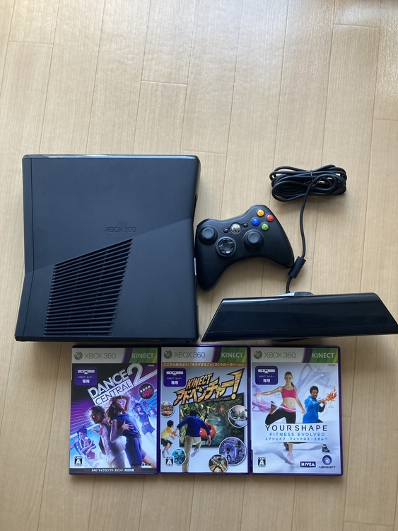 Xbox 360 Kinect センサー（ゲーム機本体・ゲームソフト）の商品画像 - 査定依頼日：2021年1月16日 - 最高査定価格：3,000円