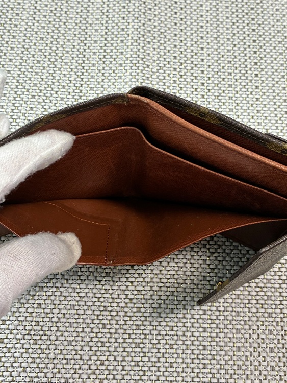 ルイヴィトンポルトモネビエカルトクレディ 二つ折り財布（ブランド財布・小物）の商品画像 - 査定依頼日：2025年11月7日 - 最高査定価格：7,000円