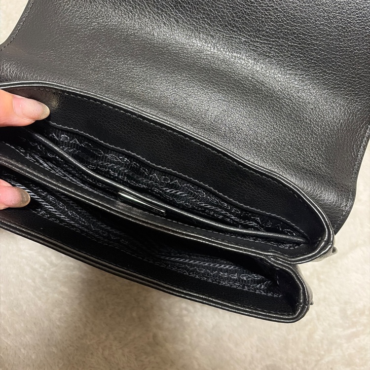 プラダ  （ブランドバッグ）の商品画像 - 査定依頼日：2026年5月8日 - 最高査定価格：80,000円