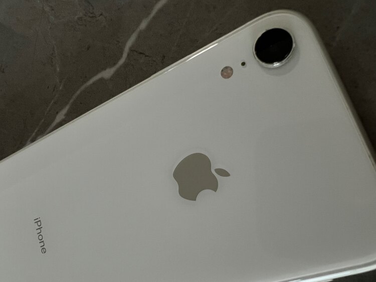 iPhoneXR 64GB 楽天モバイル 2（スマホ）の商品画像 - 査定依頼日：2025年5月21日 - 最高査定価格：15,000円