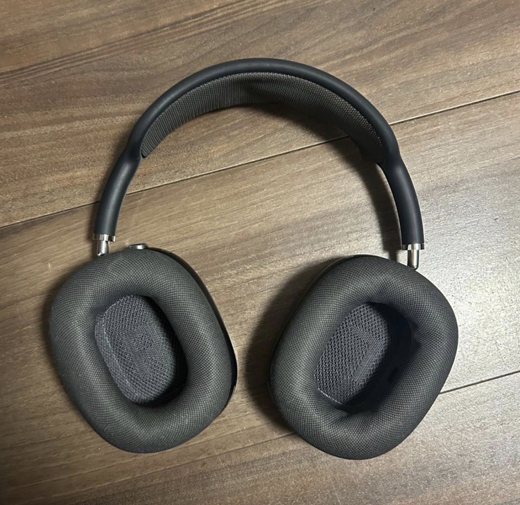 AirPods max（オーディオ・スピーカー）の商品画像 - 査定依頼日：2026年3月22日 - 最高査定価格：17,000円