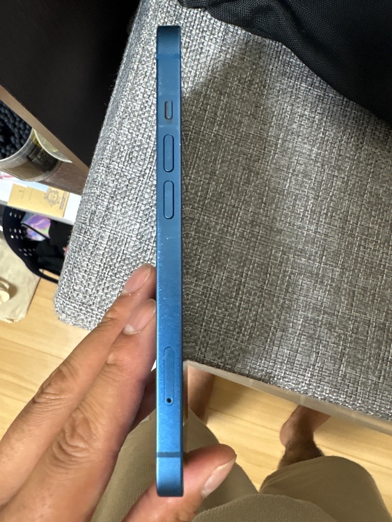 iPhone iPhone 13 128GB au（スマホ）の商品画像 - 査定依頼日：2026年8月26日 - 最高査定価格：29,000円