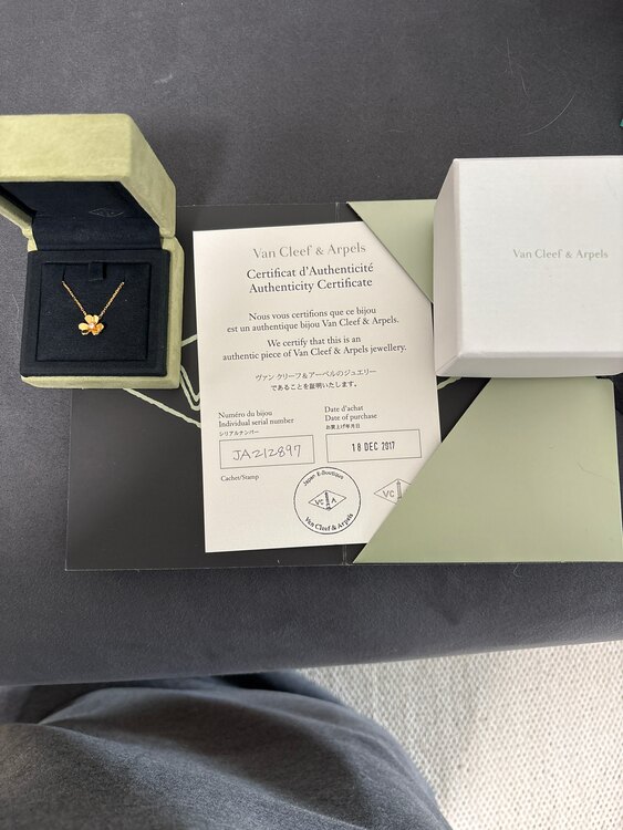 ヴァンクリーフ　フリヴォルミニYG（金・貴金属）の商品画像 - 査定依頼日：2025年2月6日 - 最高査定価格：240,000円