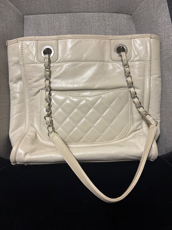 ドーヴィル　レザー（ブランドバッグ）の商品画像 - 査定依頼日：2026年4月2日 - 最高査定価格：220,000円