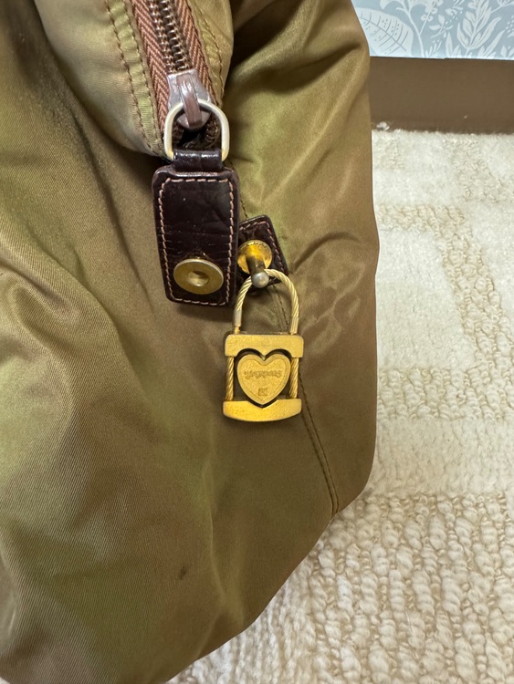 不明（ブランドバッグ）の商品画像 - 査定依頼日：2025年6月12日 - 最高査定価格：3,000円