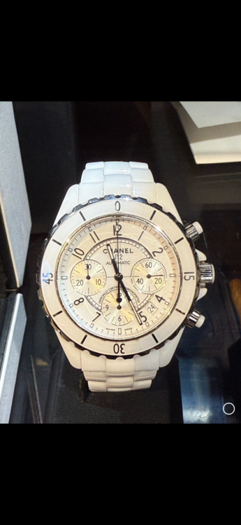 CHANEL J12クロノグラフ（高級時計）の商品画像 - 査定依頼日：2026年2月20日 - 最高査定価格：330,000円
