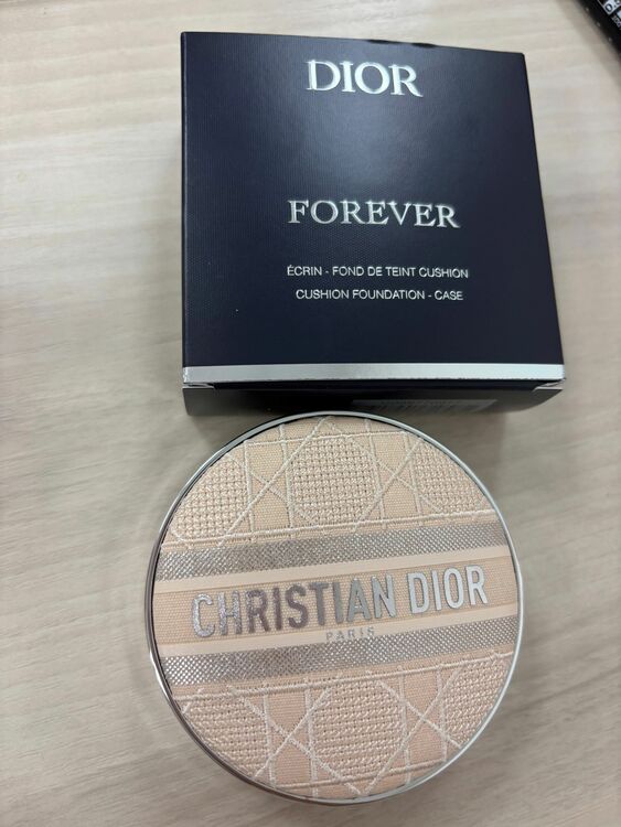 クリスチャンディオール　FOREVERクッションファンデケースのみ（コスメ・美容・健康器具）の商品画像 - 査定依頼日：2025年9月4日 - 最高査定価格：3,000円