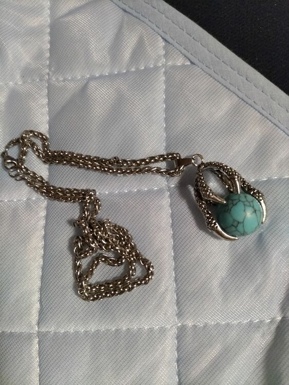 ネックレス、ブレスレット、ジッポライター（金・貴金属）の商品画像 - 査定依頼日：2025年7月14日 - 最高査定価格：8,000円