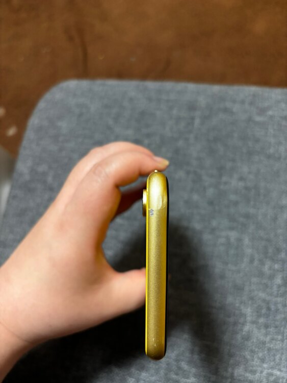 iPhone XR（スマホ）の商品画像 - 査定依頼日：2025年3月21日 - 最高査定価格：4,000円