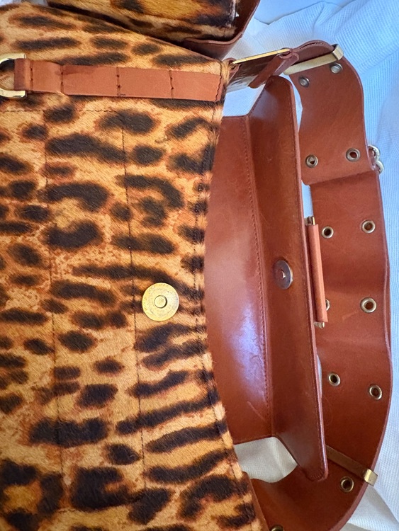 ディオール ストリートシック コロンブス ショルダーバッグ（ブランドバッグ）の商品画像 - 査定依頼日：2025年11月24日 - 最高査定価格：200,000円