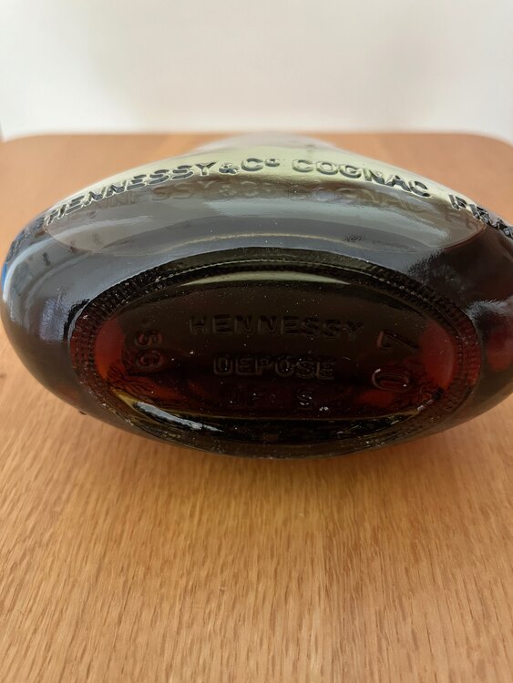 ヘネシーXO（お酒）の商品画像 - 査定依頼日：2025年3月20日 - 最高査定価格：18,000円