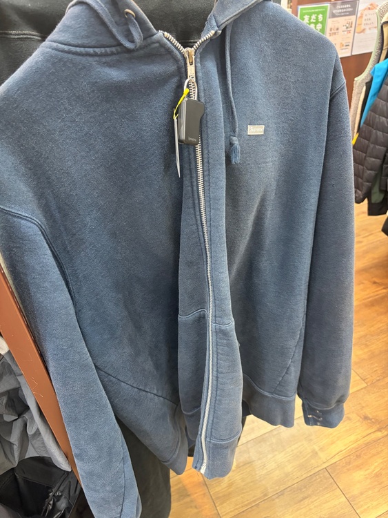 ジップパーカー（古着・ファッション）の商品画像 - 査定依頼日：2026年9月24日 - 最高査定価格：8,000円