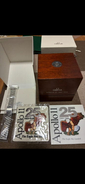 オメガ スピードマスター アポロ11号月面着陸25周年もでr（高級時計）の商品画像 - 査定依頼日：2026年4月2日 - 最高査定価格：1,200,000円