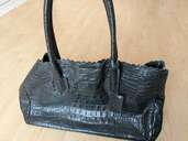 わからない（ブランドバッグ）の商品画像 - 査定依頼日：2025年3月27日 - 最高査定価格：2,000円