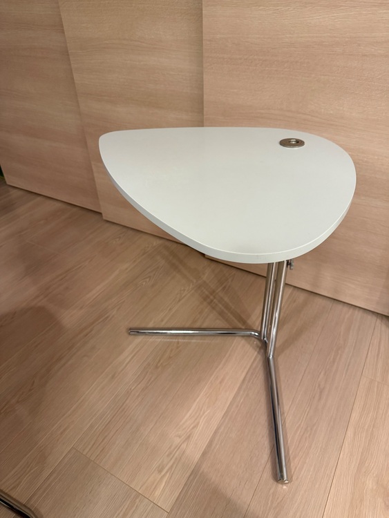 テクタk22 サイドテーブル（家具・寝具）の商品画像 - 査定依頼日：2025年11月11日 - 最高査定価格：2,000円