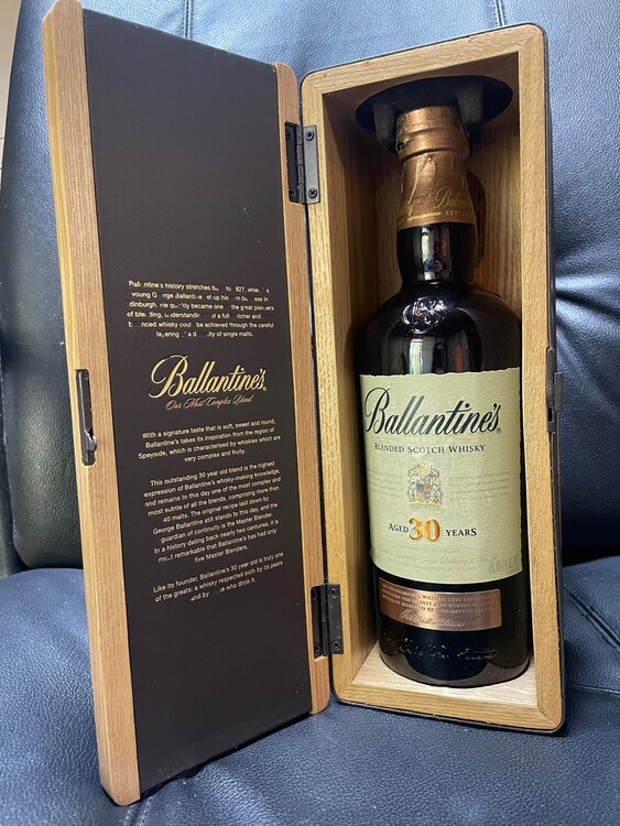 Ballantine‘s Blended scotch whisky（お酒）の商品画像 - 査定依頼日：2025年5月3日 - 最高査定価格：20,000円
