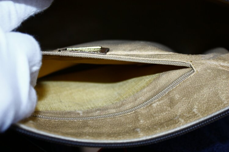 GUCCI GG キャンバス スプリーム ショルダーバッグ PVCレザー 001 58 0918（ブランドバッグ）の商品画像 - 査定依頼日：2026年10月15日 - 最高査定価格：10,000円