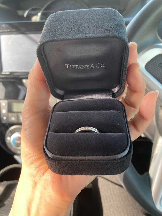 ティファニーウェディンバンドリングハーフサークルプラチナダイヤモンドセッティング（宝石）の商品画像 - 査定依頼日：2024年4月6日 - 最高査定価格：50,000円