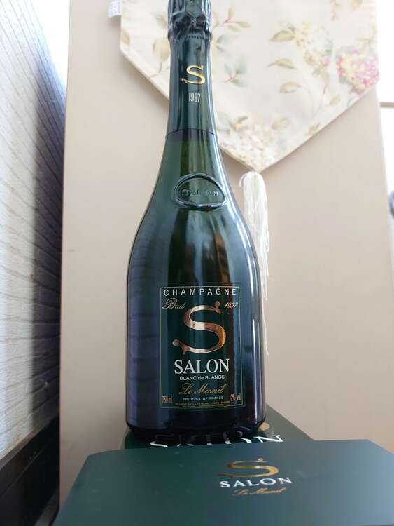シャンパン サロン （お酒）の商品画像 - 査定依頼日：2025年4月17日 - 最高査定価格：140,000円